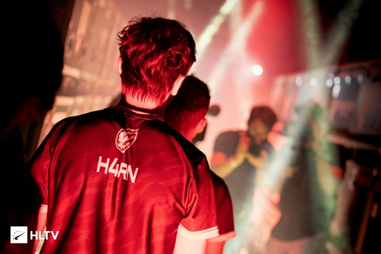 五六十岁如何与电竞融合开启新生活